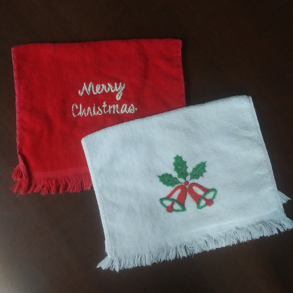 Vintage Christmas Finger Tip Towels, Made in USA